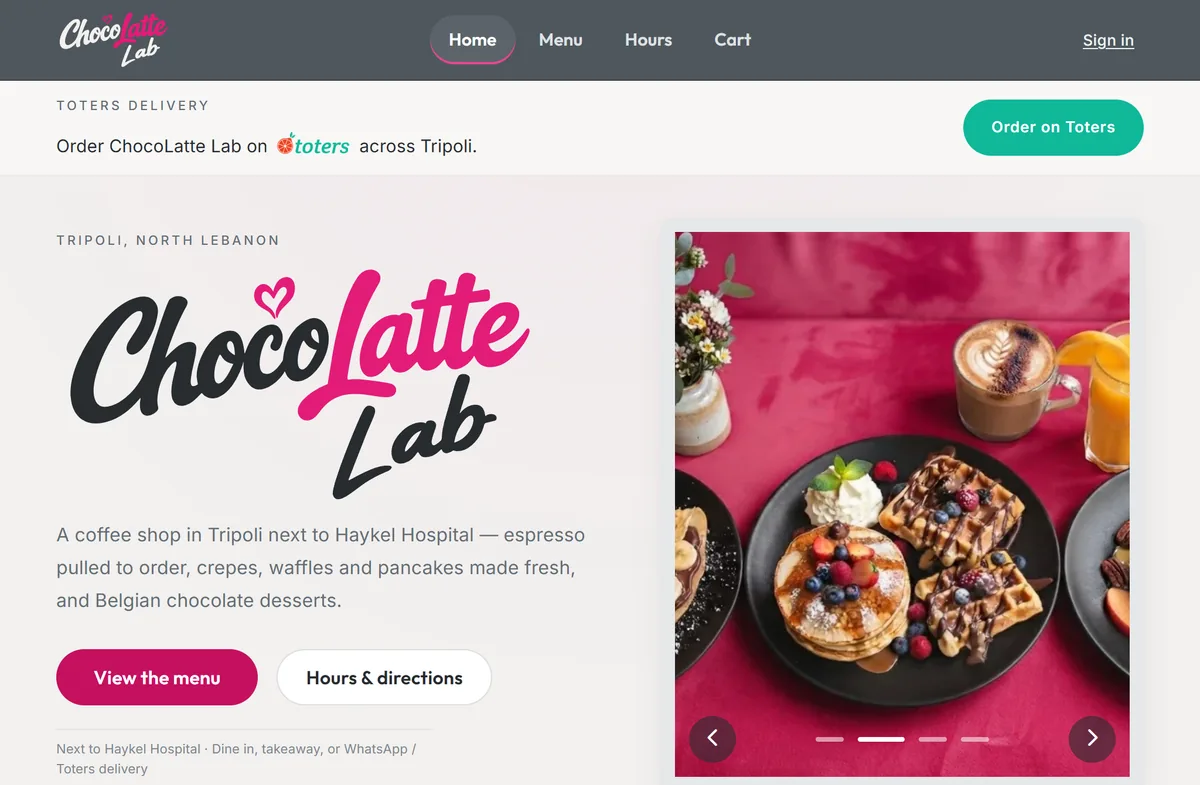 Home page of a restaurant menu site on desktop, with the brand, a photo slider of crêpes, waffles and pancakes, and buttons for the menu and opening hours